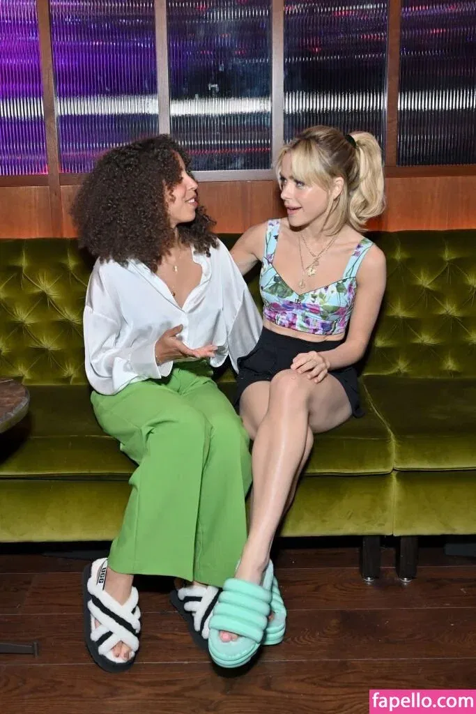 AdventuresSabrina / Kiernan Shipka / kiernanshipka Onlyfans Photo Gallery 