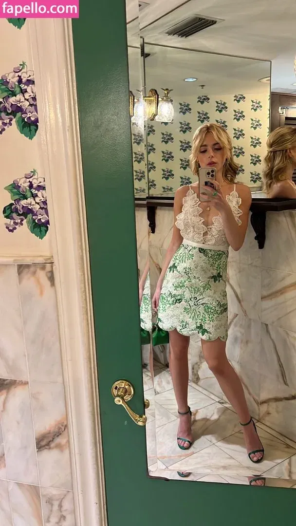 AdventuresSabrina / Kiernan Shipka / kiernanshipka Onlyfans Photo Gallery 