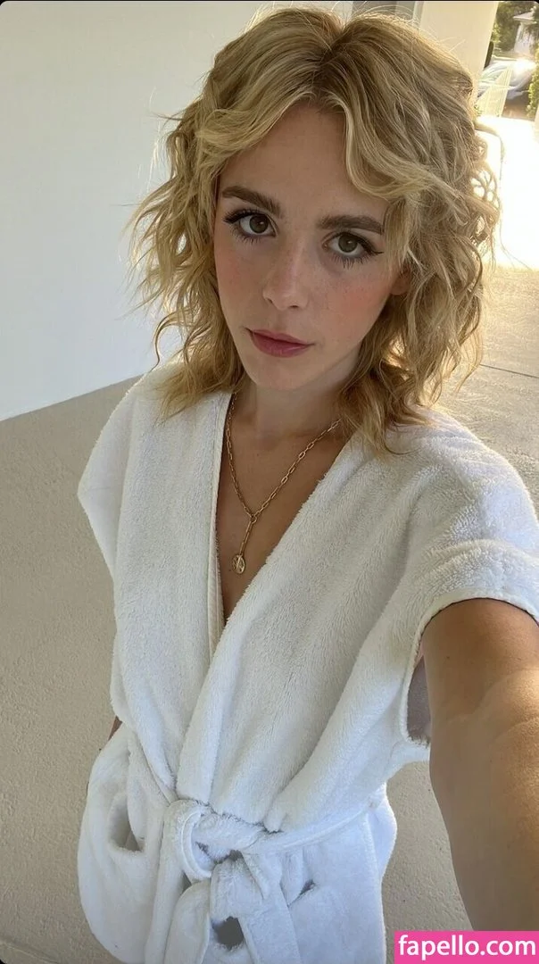 AdventuresSabrina / Kiernan Shipka / kiernanshipka Onlyfans Photo Gallery 