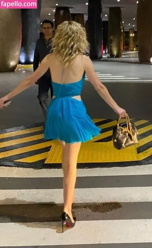 AdventuresSabrina / Kiernan Shipka / kiernanshipka Onlyfans Photo Gallery 