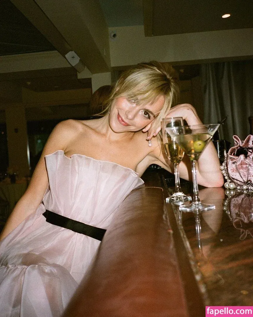 AdventuresSabrina / Kiernan Shipka / kiernanshipka Onlyfans Photo Gallery 