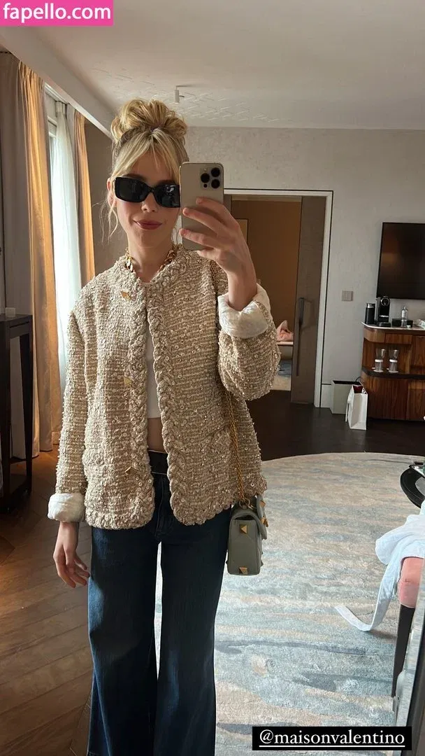 AdventuresSabrina / Kiernan Shipka / kiernanshipka Onlyfans Photo Gallery 