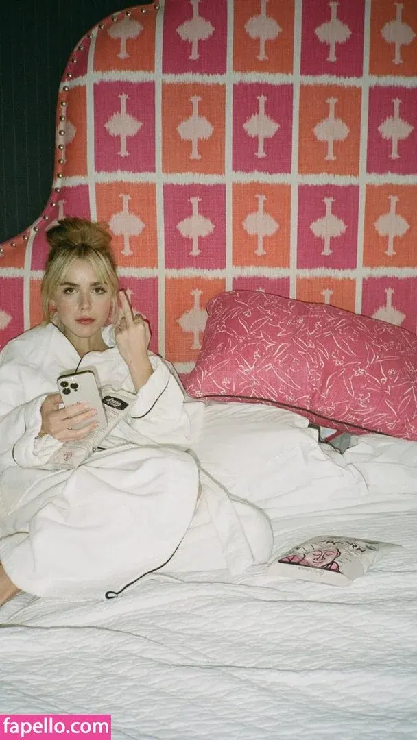 AdventuresSabrina / Kiernan Shipka / kiernanshipka Onlyfans Photo Gallery 