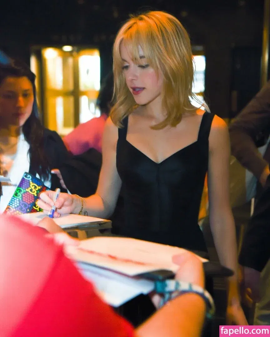 AdventuresSabrina / Kiernan Shipka / kiernanshipka Onlyfans Photo Gallery 