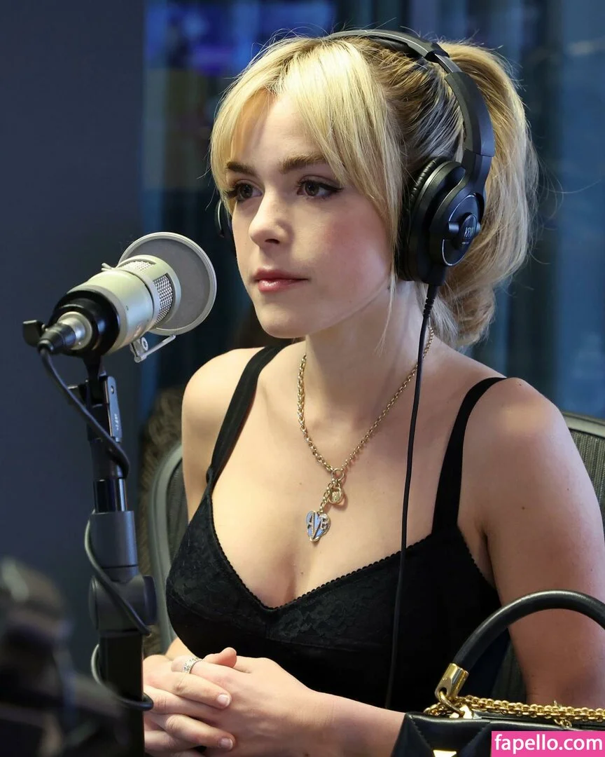 AdventuresSabrina / Kiernan Shipka / kiernanshipka Onlyfans Photo Gallery 