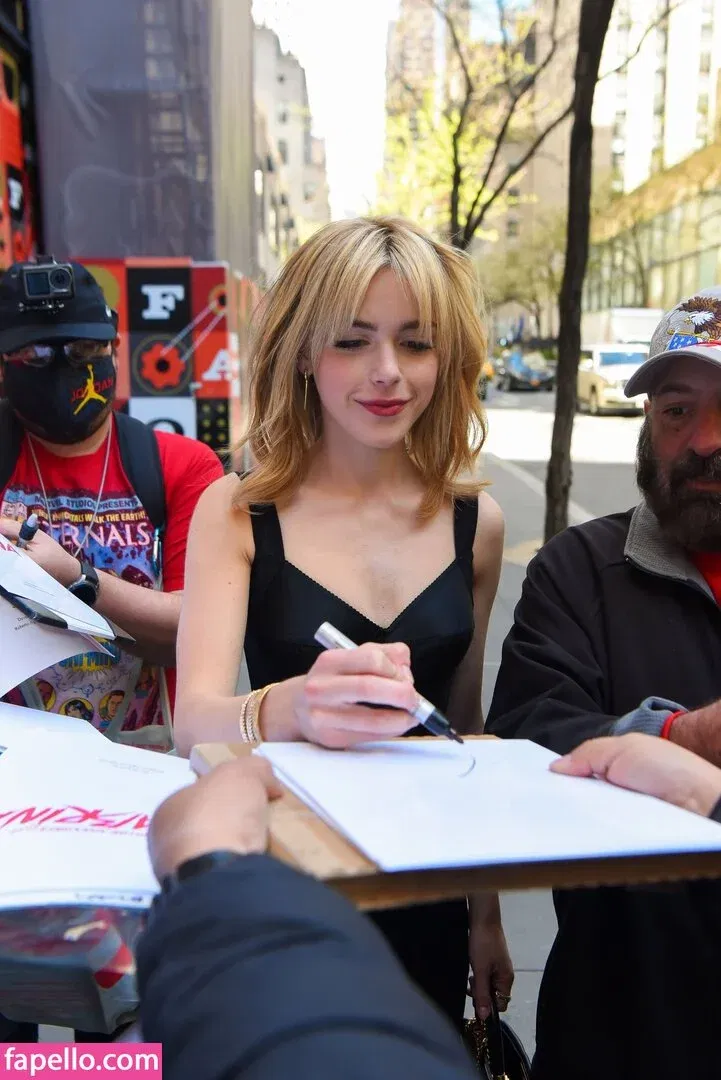 AdventuresSabrina / Kiernan Shipka / kiernanshipka Onlyfans Photo Gallery 