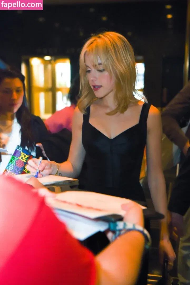 AdventuresSabrina / Kiernan Shipka / kiernanshipka Onlyfans Photo Gallery 