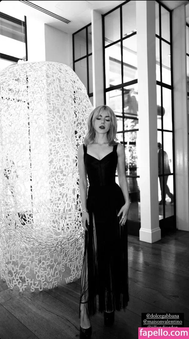 AdventuresSabrina / Kiernan Shipka / kiernanshipka Onlyfans Photo Gallery 