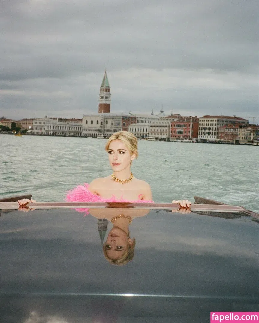 AdventuresSabrina / Kiernan Shipka / kiernanshipka Onlyfans Photo Gallery 