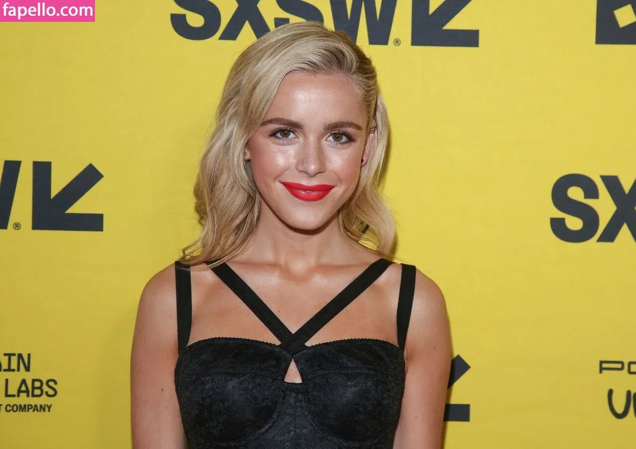 AdventuresSabrina / Kiernan Shipka / kiernanshipka Onlyfans Photo Gallery 