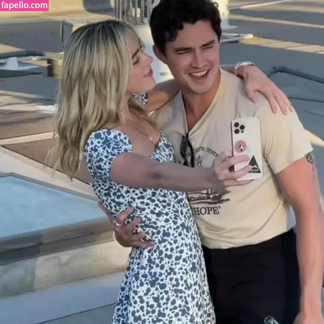 AdventuresSabrina / Kiernan Shipka / kiernanshipka Onlyfans Photo Gallery 