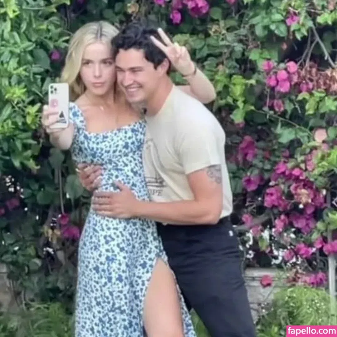 AdventuresSabrina / Kiernan Shipka / kiernanshipka Onlyfans Photo Gallery 