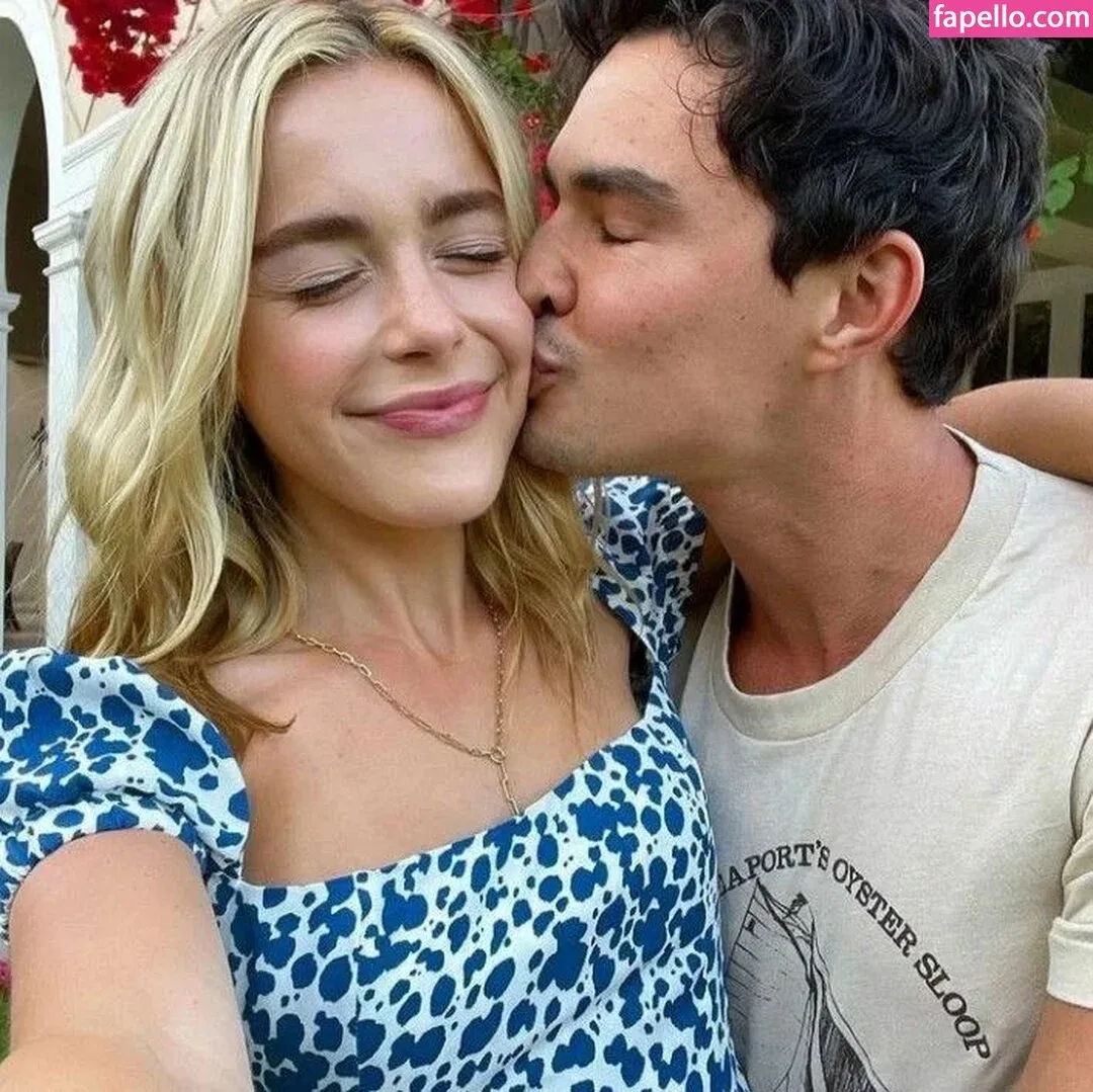 AdventuresSabrina / Kiernan Shipka / kiernanshipka Onlyfans Photo Gallery 