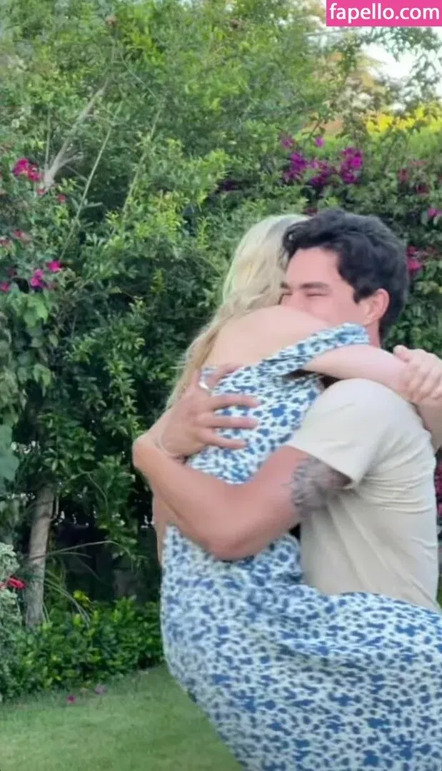 AdventuresSabrina / Kiernan Shipka / kiernanshipka Onlyfans Photo Gallery 