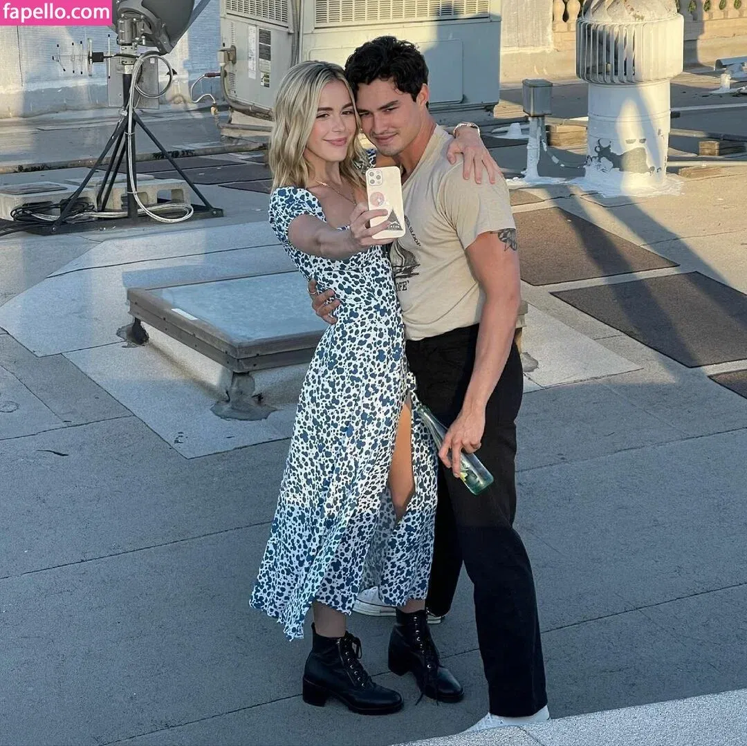 AdventuresSabrina / Kiernan Shipka / kiernanshipka Onlyfans Photo Gallery 