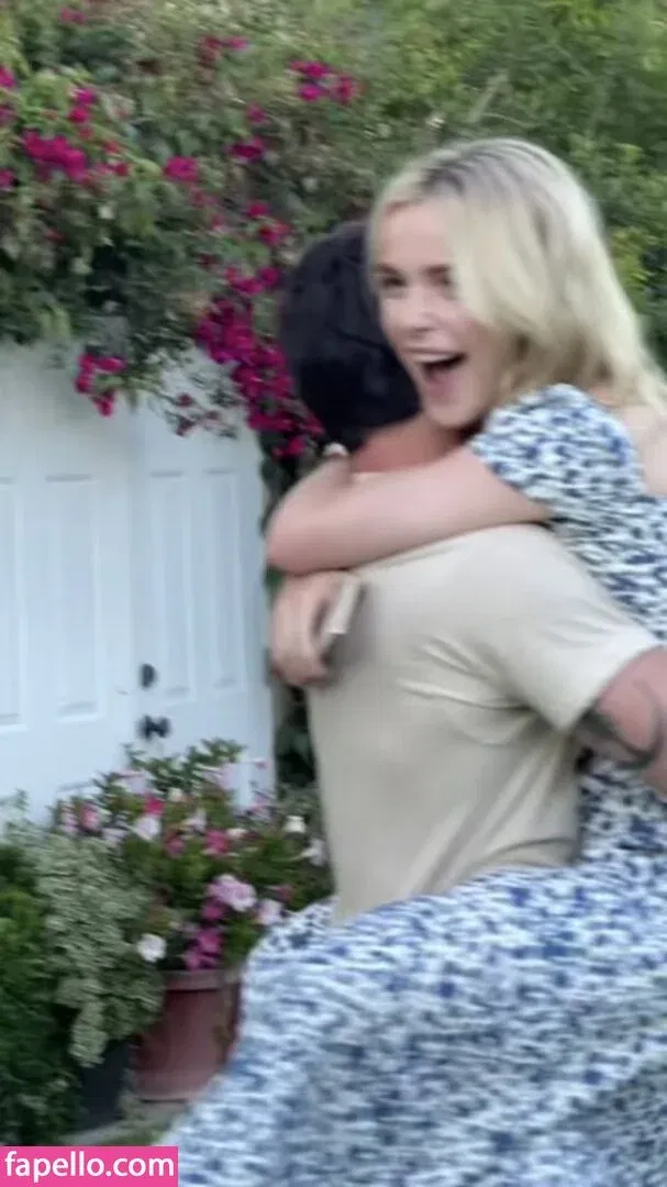 AdventuresSabrina / Kiernan Shipka / kiernanshipka Onlyfans Photo Gallery 