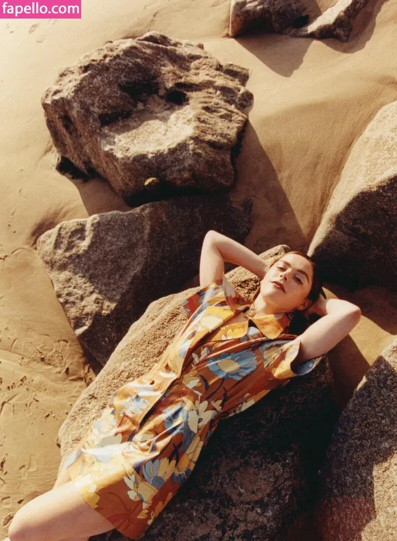 AdventuresSabrina / Kiernan Shipka / kiernanshipka Onlyfans Photo Gallery 