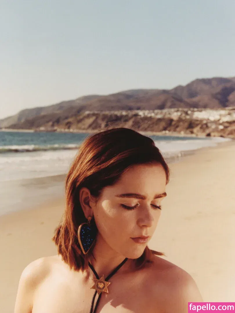 AdventuresSabrina / Kiernan Shipka / kiernanshipka Onlyfans Photo Gallery 