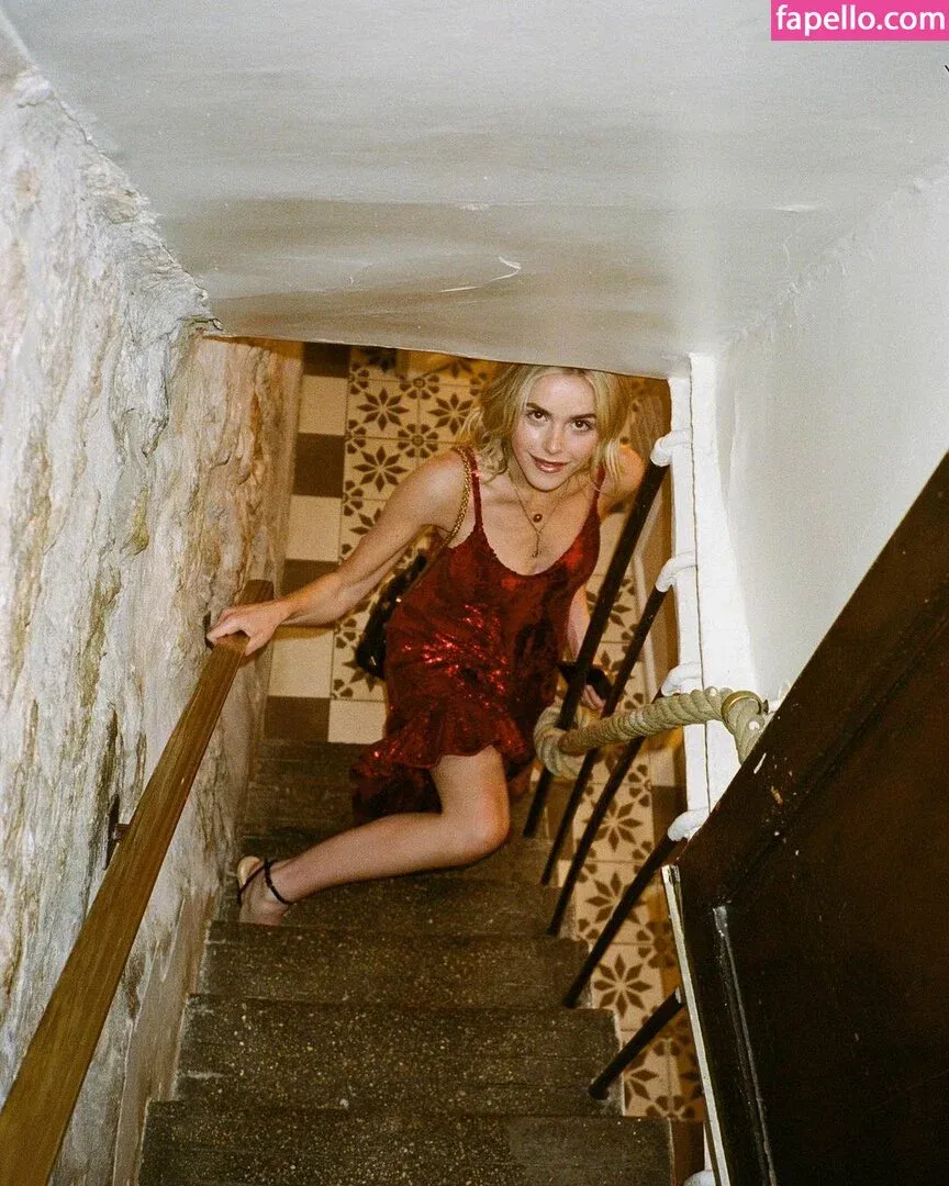 AdventuresSabrina / Kiernan Shipka / kiernanshipka Onlyfans Photo Gallery 