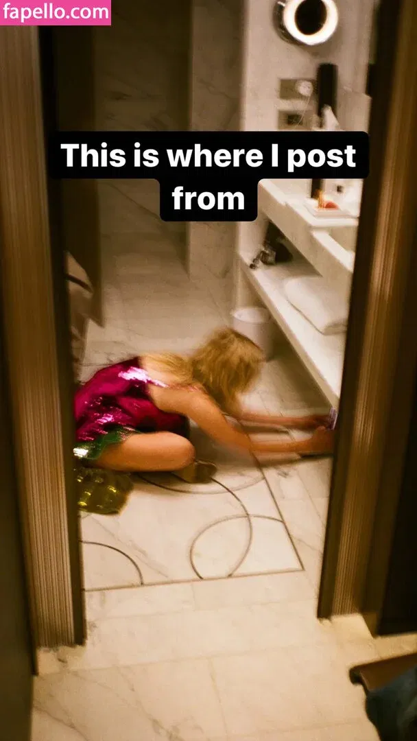 AdventuresSabrina / Kiernan Shipka / kiernanshipka Onlyfans Photo Gallery 