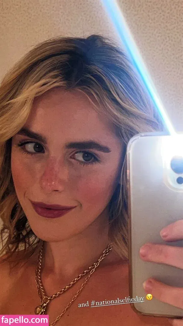 AdventuresSabrina / Kiernan Shipka / kiernanshipka Onlyfans Photo Gallery 