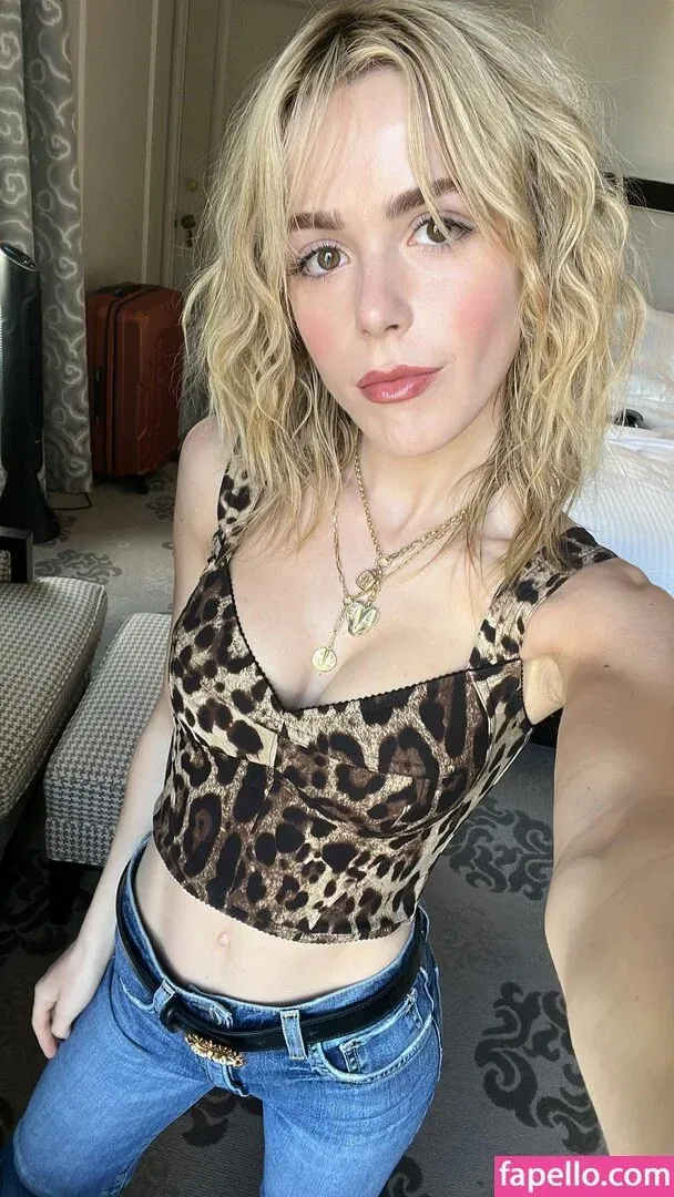 AdventuresSabrina / Kiernan Shipka / kiernanshipka Onlyfans Photo Gallery 