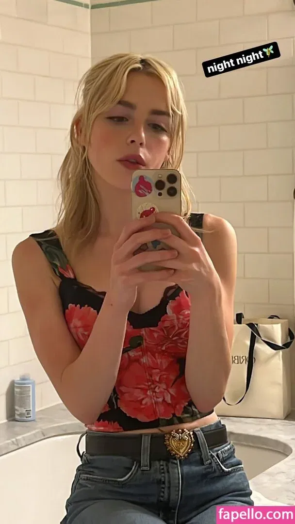 AdventuresSabrina / Kiernan Shipka / kiernanshipka Onlyfans Photo Gallery 