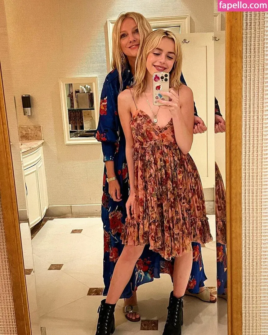 AdventuresSabrina / Kiernan Shipka / kiernanshipka Onlyfans Photo Gallery 