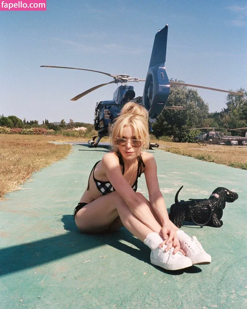 AdventuresSabrina / Kiernan Shipka / kiernanshipka Onlyfans Photo Gallery 