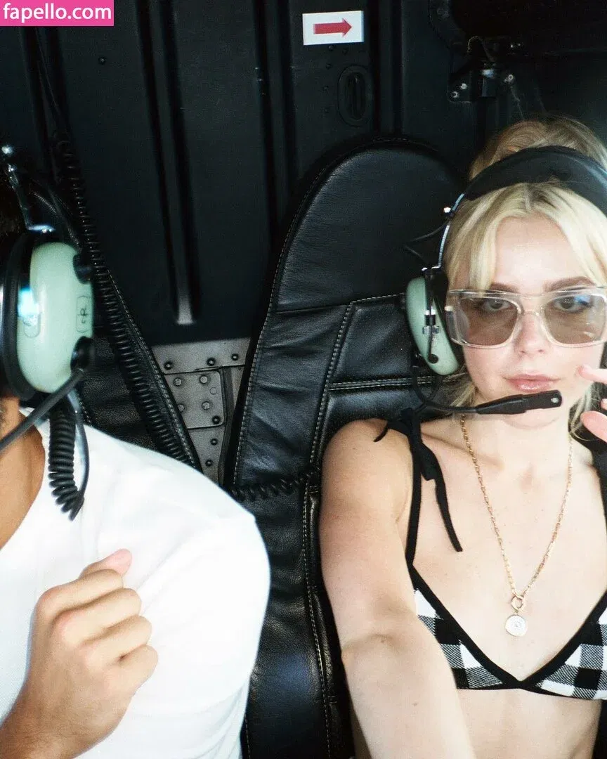 AdventuresSabrina / Kiernan Shipka / kiernanshipka Onlyfans Photo Gallery 