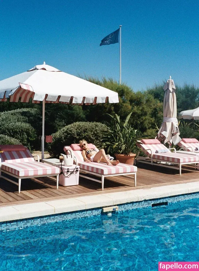 AdventuresSabrina / Kiernan Shipka / kiernanshipka Onlyfans Photo Gallery 