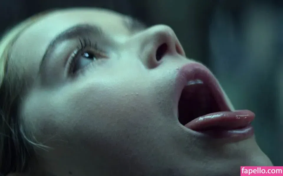 AdventuresSabrina / Kiernan Shipka / kiernanshipka Onlyfans Photo Gallery 