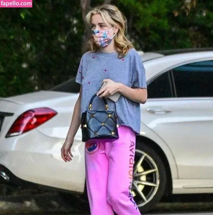 AdventuresSabrina / Kiernan Shipka / kiernanshipka Onlyfans Photo Gallery 