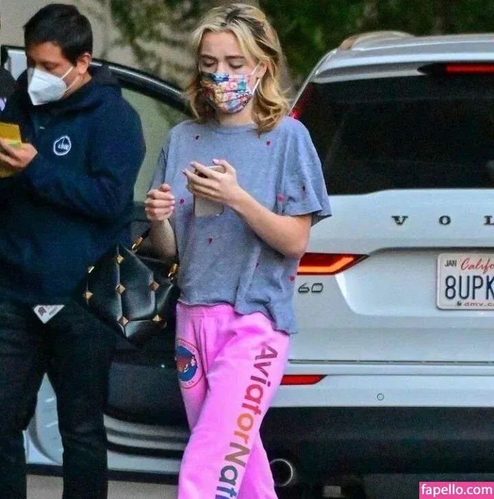 AdventuresSabrina / Kiernan Shipka / kiernanshipka Onlyfans Photo Gallery 