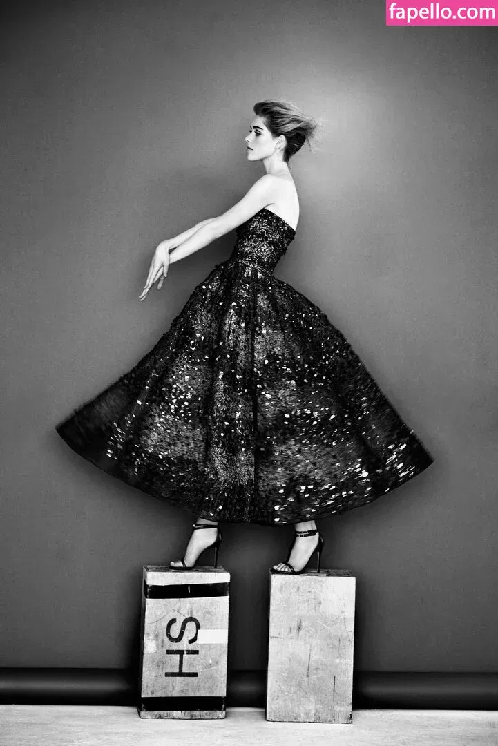 AdventuresSabrina / Kiernan Shipka / kiernanshipka Onlyfans Photo Gallery 