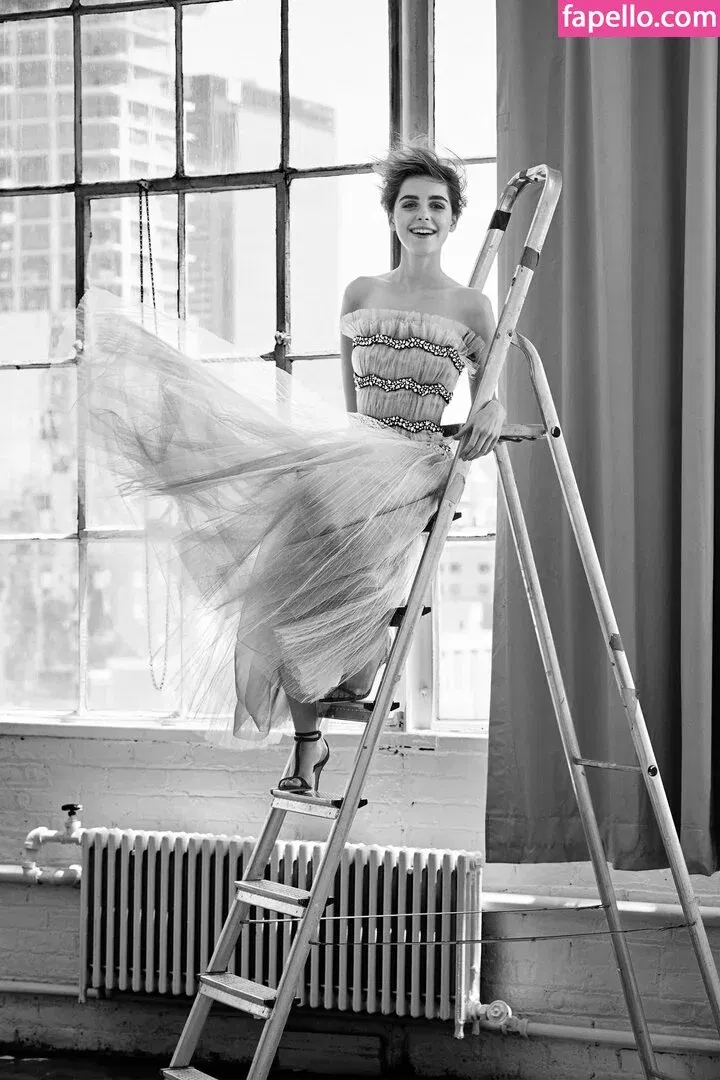 AdventuresSabrina / Kiernan Shipka / kiernanshipka Onlyfans Photo Gallery 