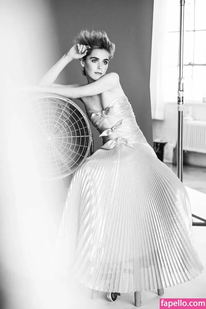 AdventuresSabrina / Kiernan Shipka / kiernanshipka Onlyfans Photo Gallery 