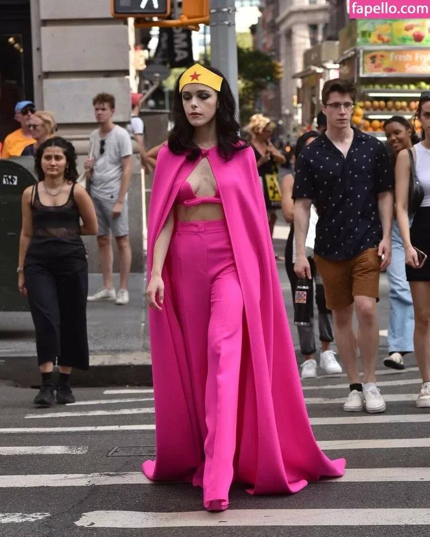 AdventuresSabrina / Kiernan Shipka / kiernanshipka Onlyfans Photo Gallery 