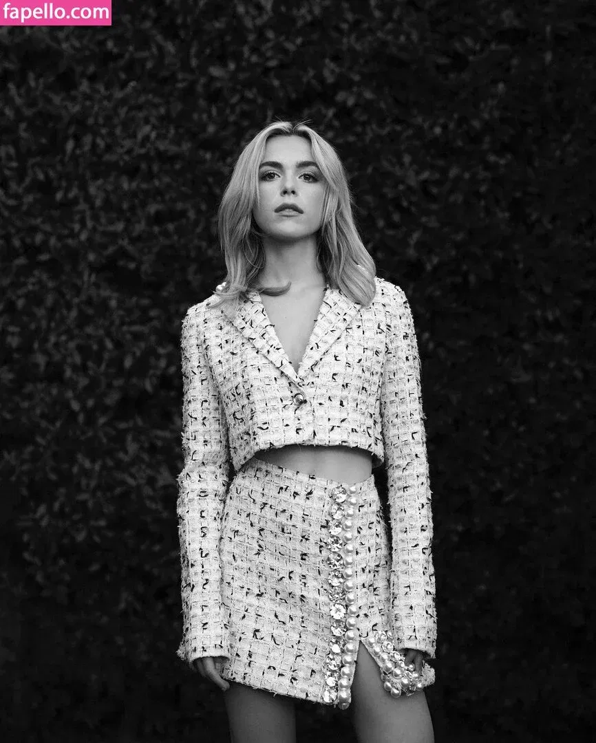 AdventuresSabrina / Kiernan Shipka / kiernanshipka Onlyfans Photo Gallery 