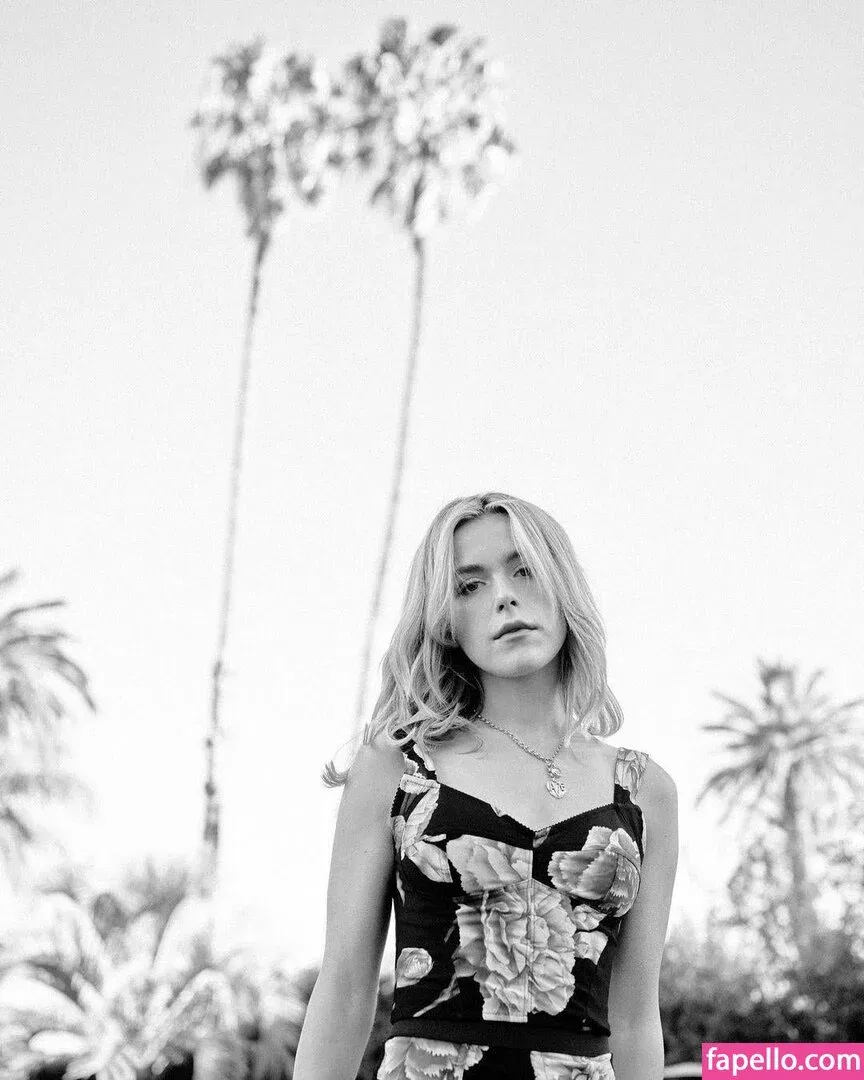 AdventuresSabrina / Kiernan Shipka / kiernanshipka Onlyfans Photo Gallery 