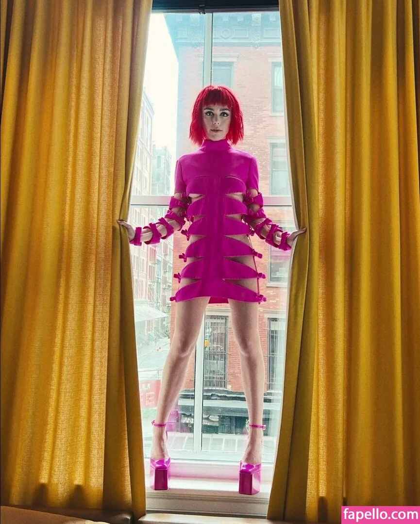 AdventuresSabrina / Kiernan Shipka / kiernanshipka Onlyfans Photo Gallery 