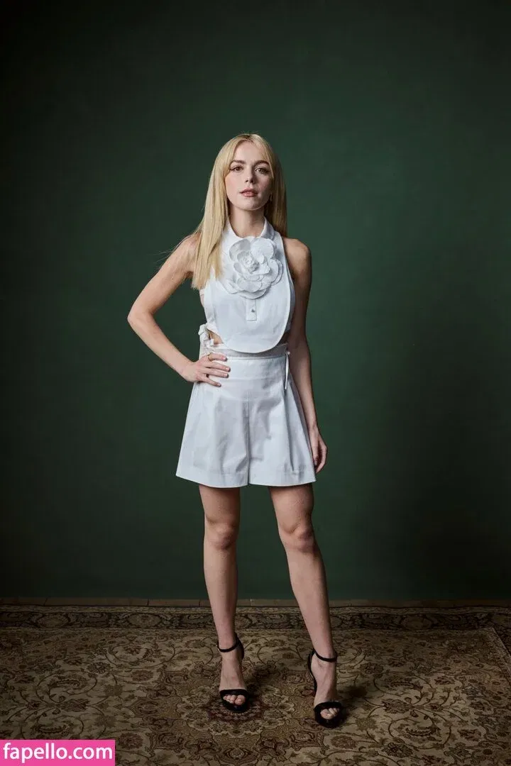 AdventuresSabrina / Kiernan Shipka / kiernanshipka Onlyfans Photo Gallery 