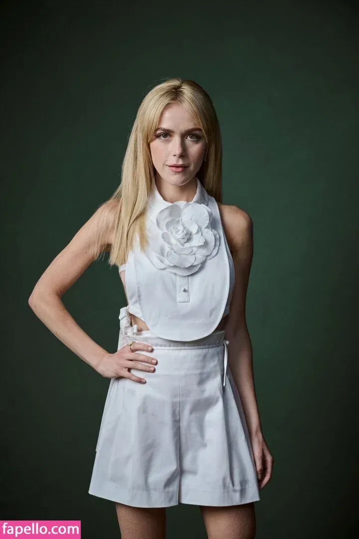 AdventuresSabrina / Kiernan Shipka / kiernanshipka Onlyfans Photo Gallery 