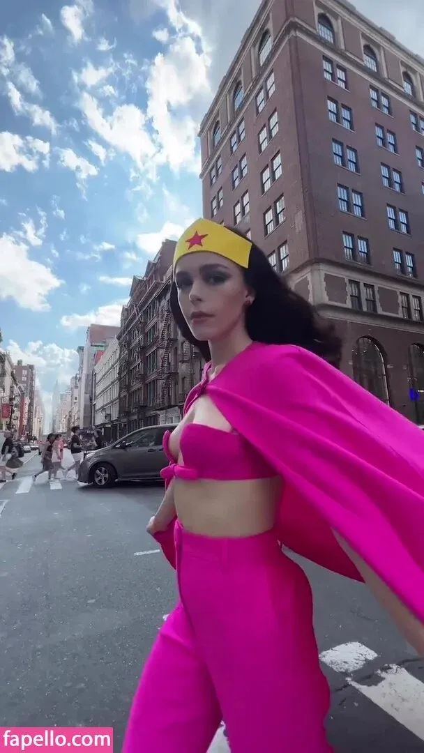 AdventuresSabrina / Kiernan Shipka / kiernanshipka Onlyfans Photo Gallery 