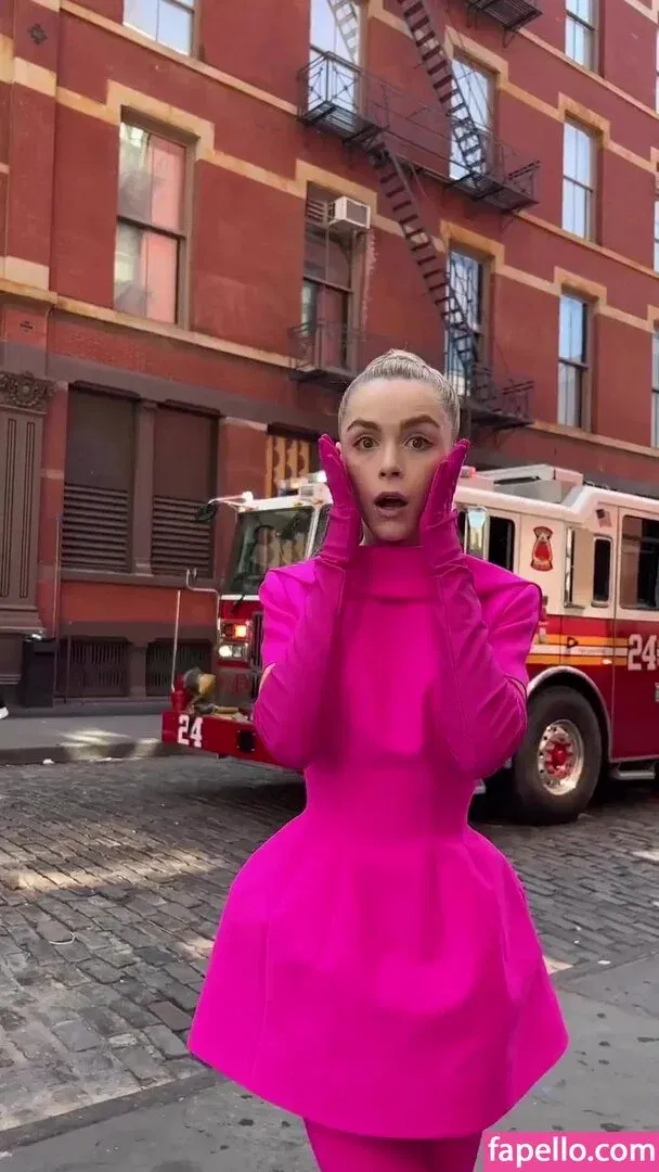 AdventuresSabrina / Kiernan Shipka / kiernanshipka Onlyfans Photo Gallery 