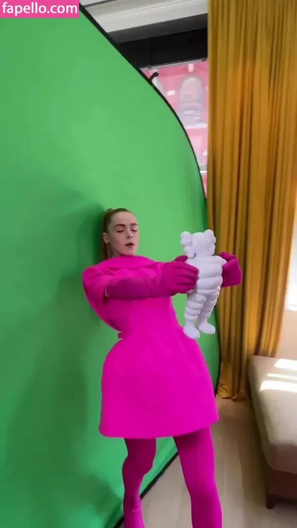 AdventuresSabrina / Kiernan Shipka / kiernanshipka Onlyfans Photo Gallery 