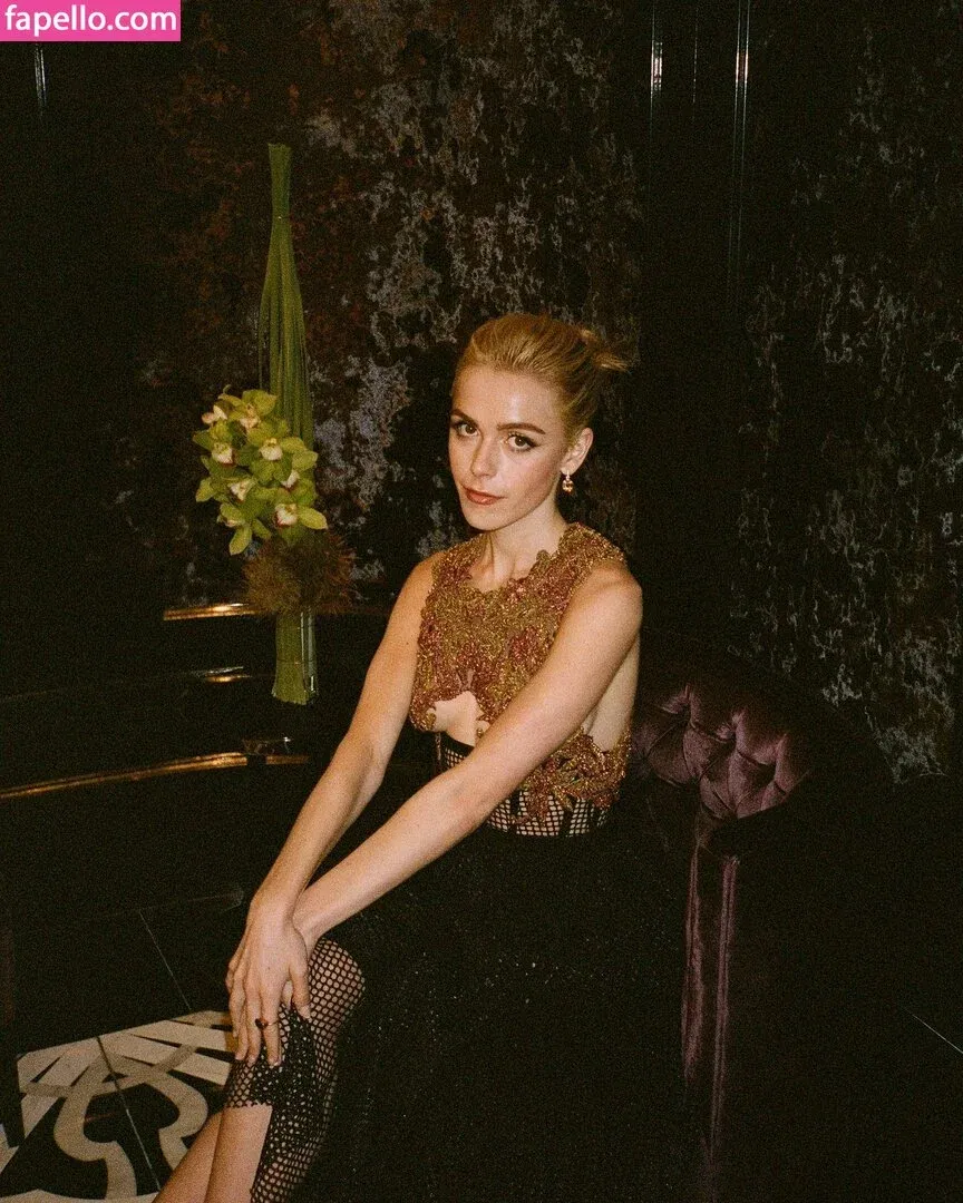 AdventuresSabrina / Kiernan Shipka / kiernanshipka Onlyfans Photo Gallery 