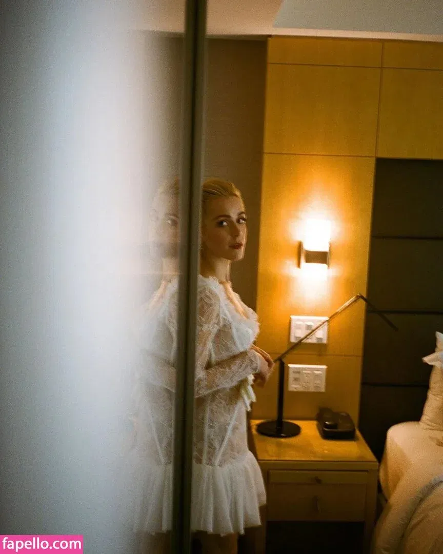 AdventuresSabrina / Kiernan Shipka / kiernanshipka Onlyfans Photo Gallery 