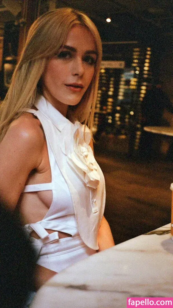 AdventuresSabrina / Kiernan Shipka / kiernanshipka Onlyfans Photo Gallery 