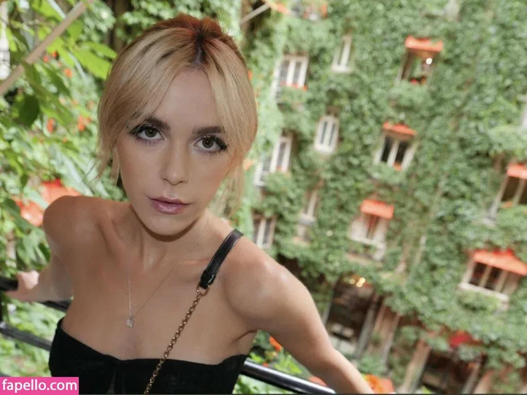 AdventuresSabrina / Kiernan Shipka / kiernanshipka Onlyfans Photo Gallery 